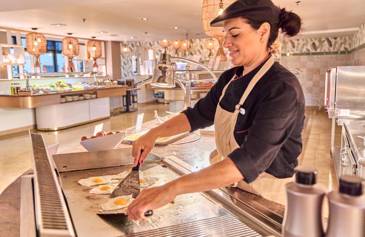Clientes alojados en Leonardo Hotel Fuengirola Costa del Sol