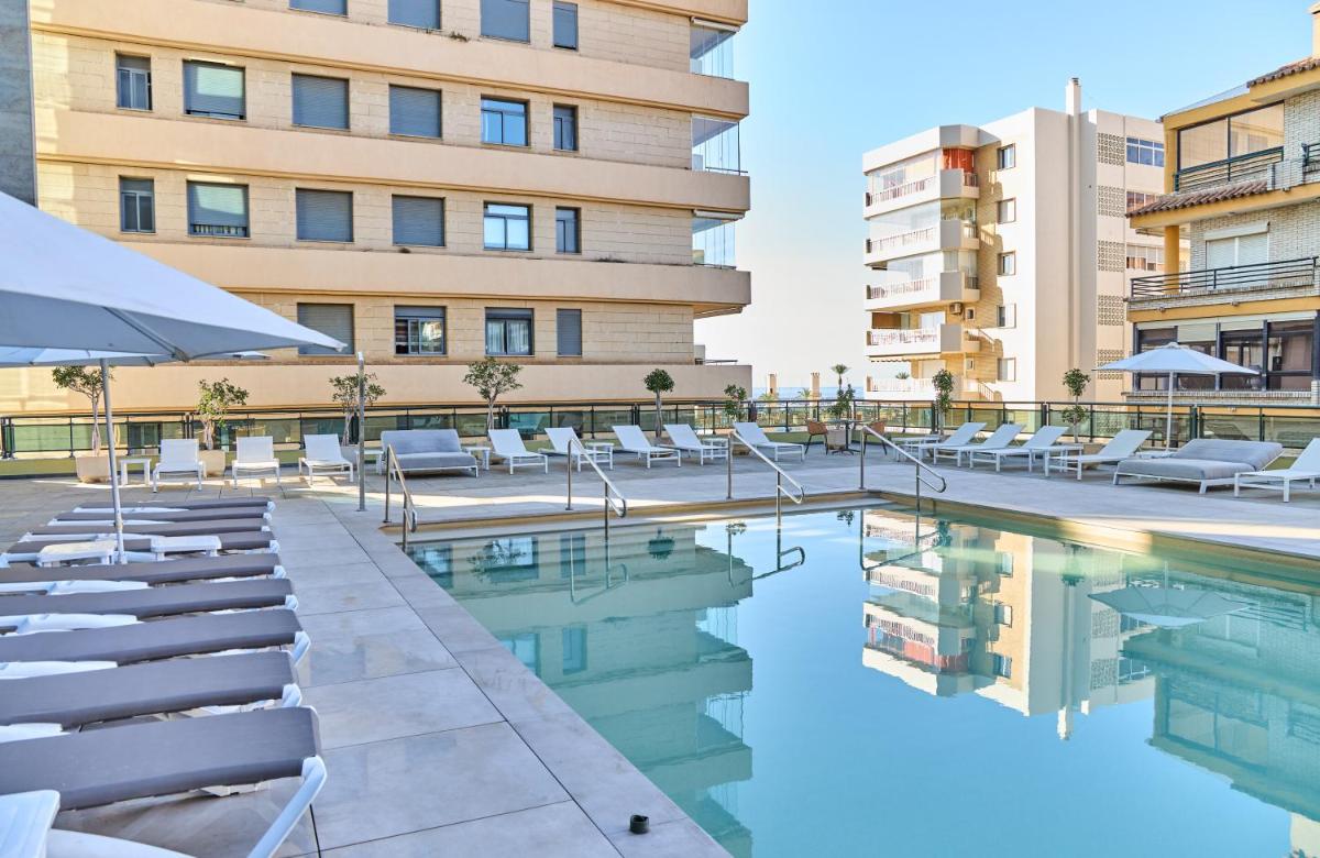 Piscina en o cerca de Leonardo Hotel Fuengirola Costa del Sol