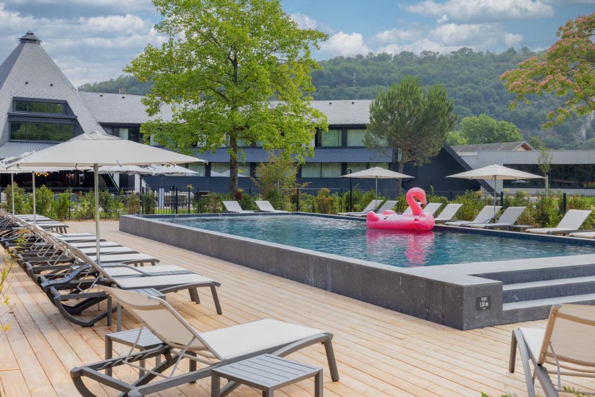 Piscine de l'établissement Miura ou située à proximité