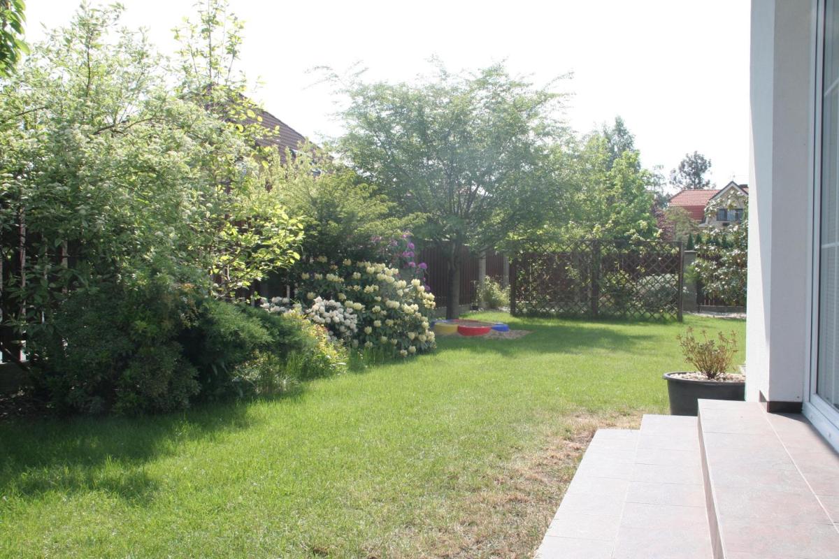 Holiday Home Prague Pruhonice - Housity