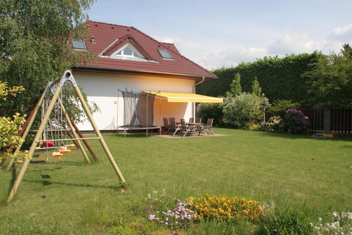 Holiday Home Prague Pruhonice - Housity