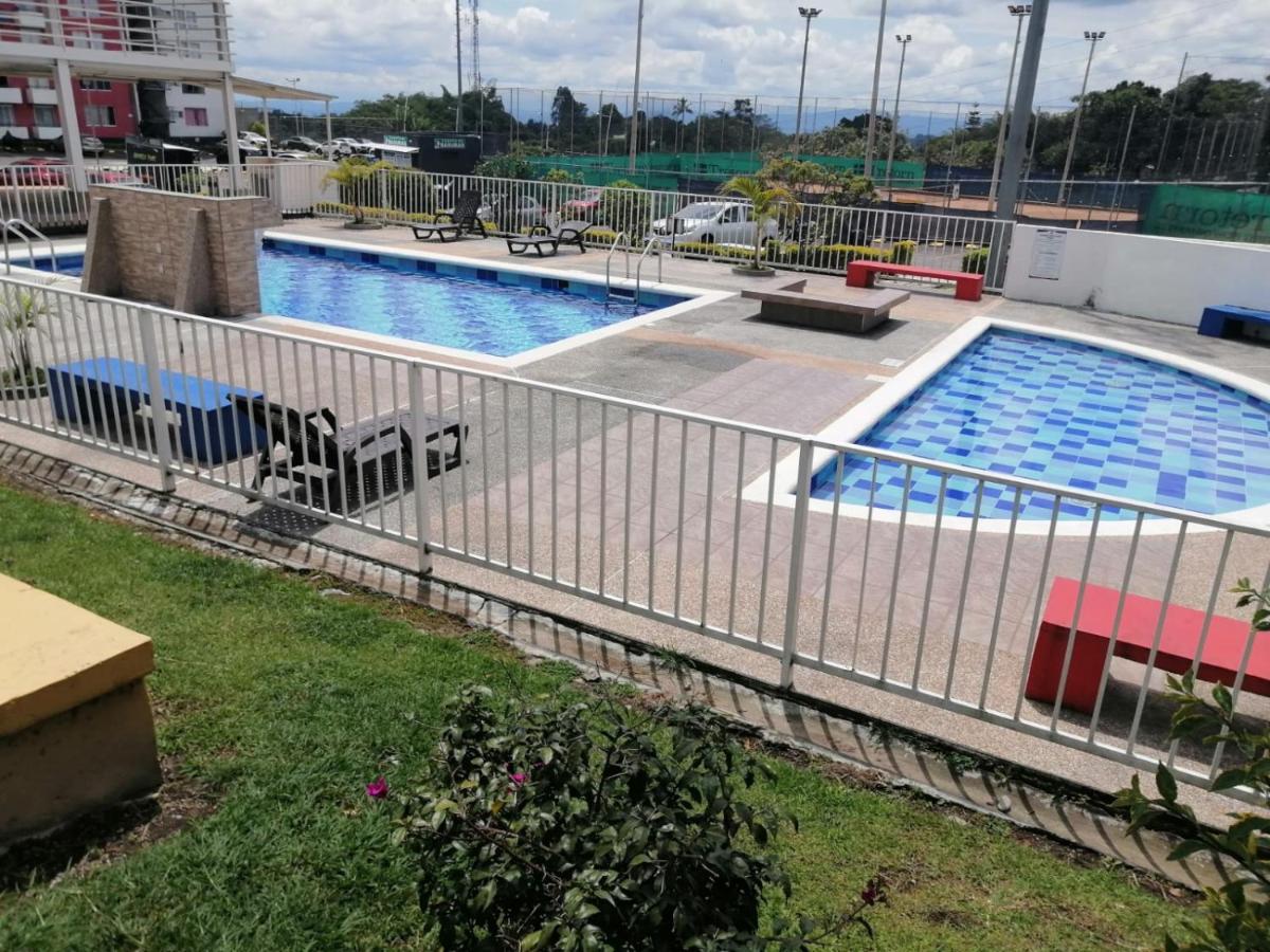 NOOODEBE 661Aptos con Piscina cerca a Parques Tematicos - Housity