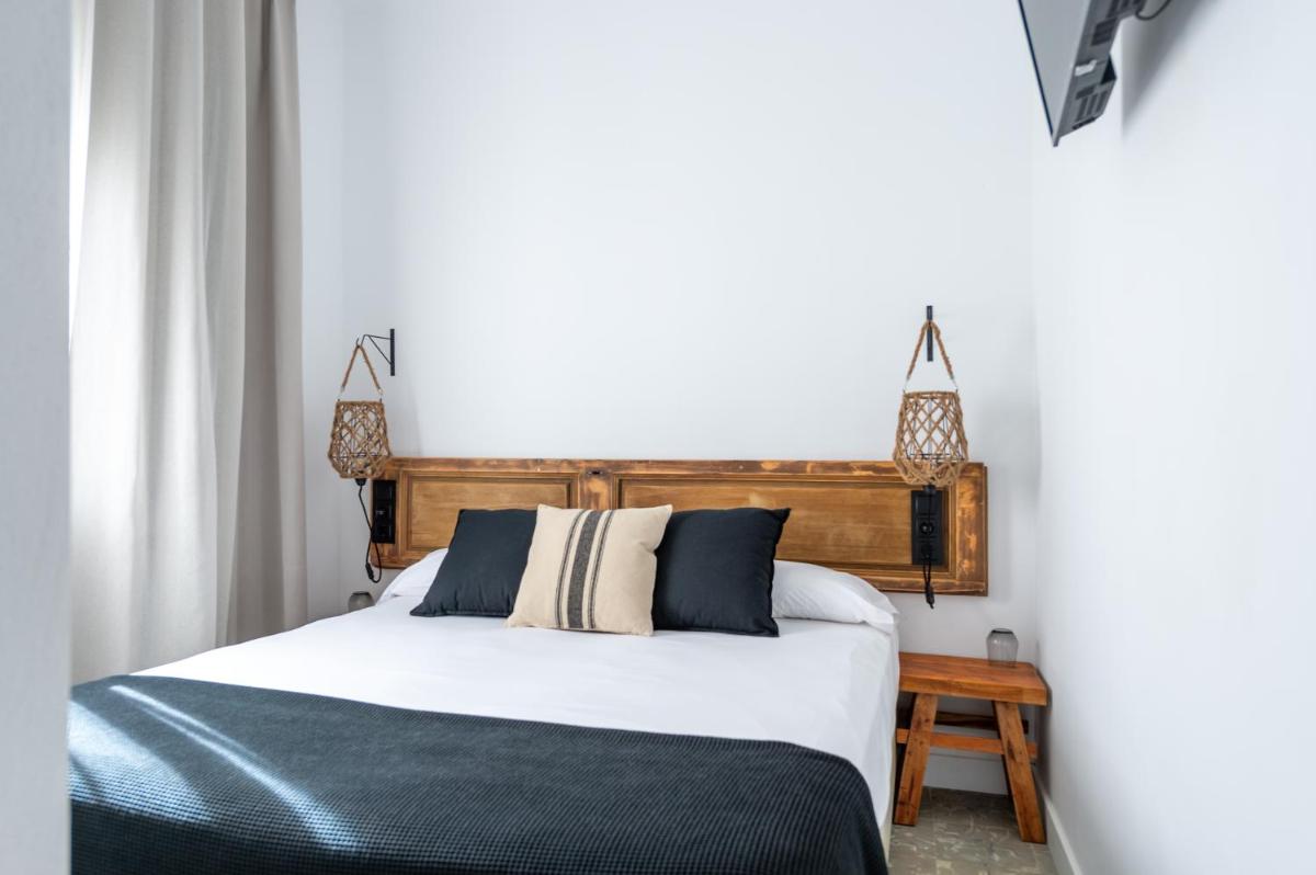 Hostal Boutique Es Menut - Housity