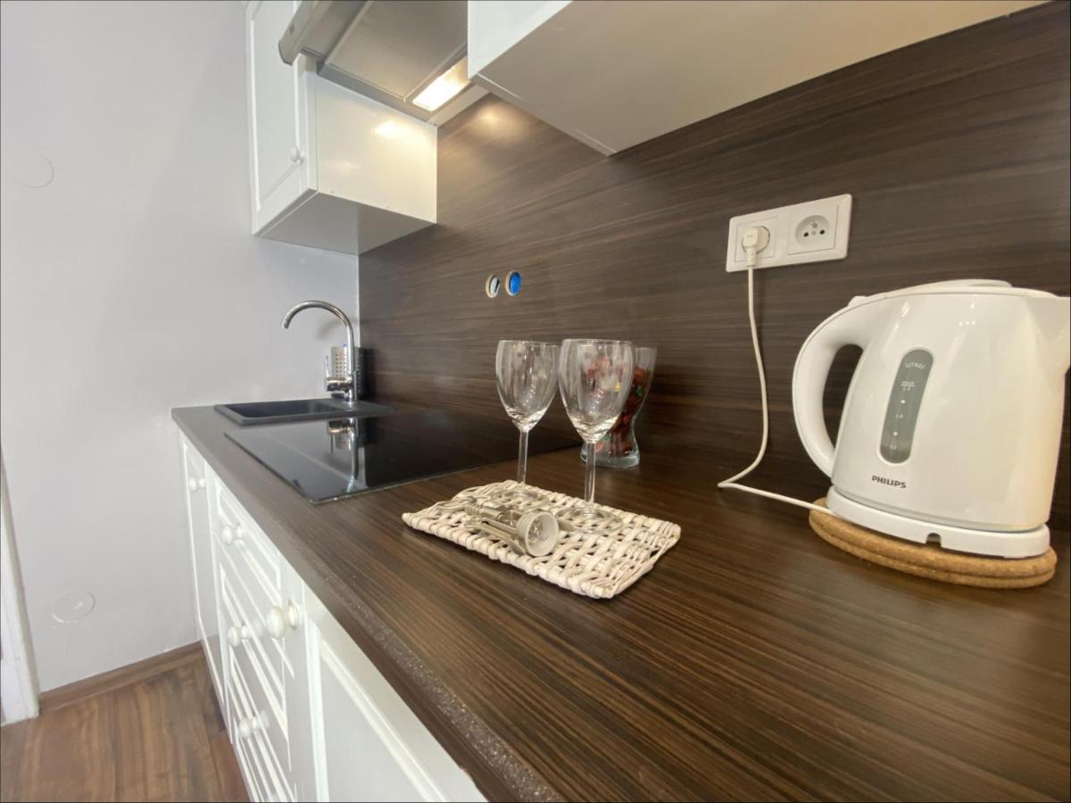 P&J Apartamenty Św. Krzyża - Housity