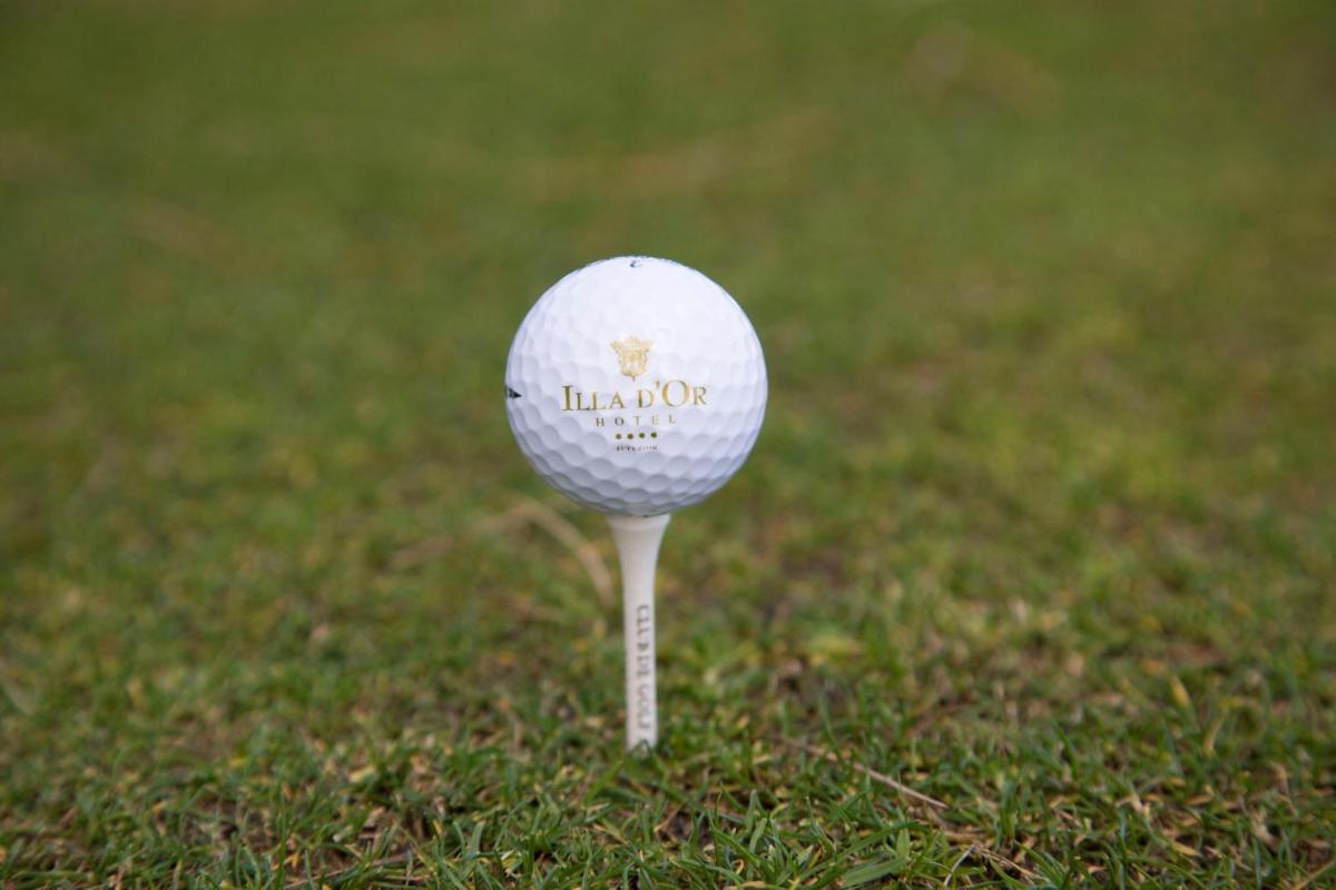 Instalaciones para jugar al golf en el hotel o alrededores