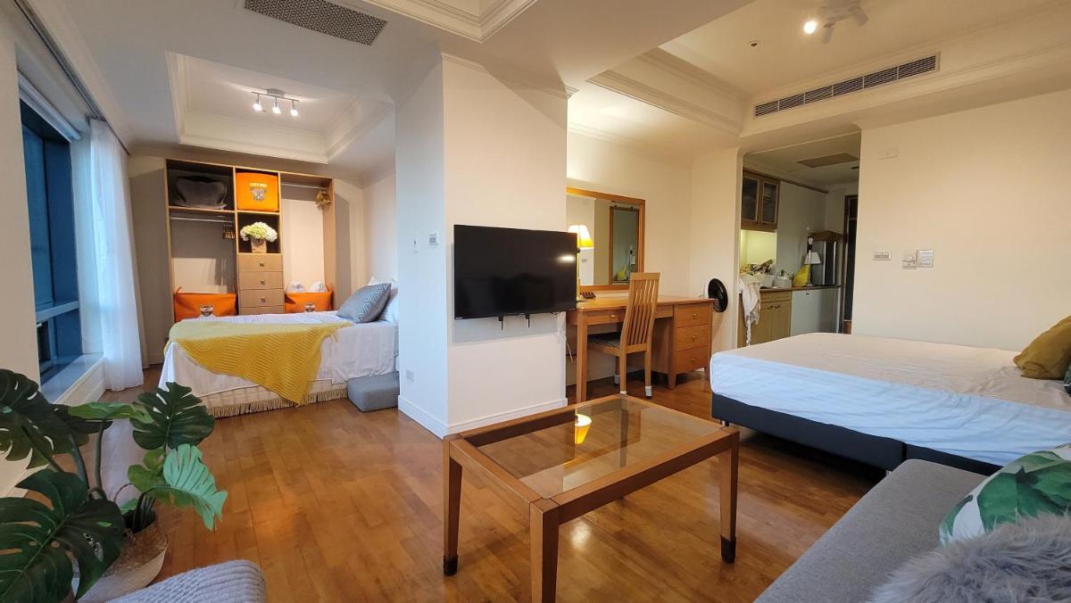 Corner Inn - Housity