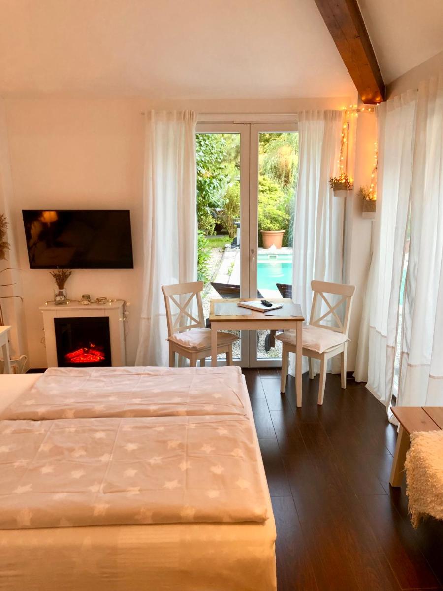 Apartment TinyHouse mit Pool, Outdoor Whirlpool und Garten - Hizvo