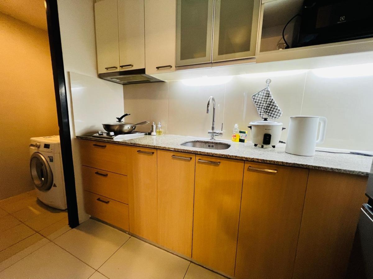 1br Mactan New Town apartments Ocean view, Free Pool, Free Beach, near Airport - Housity