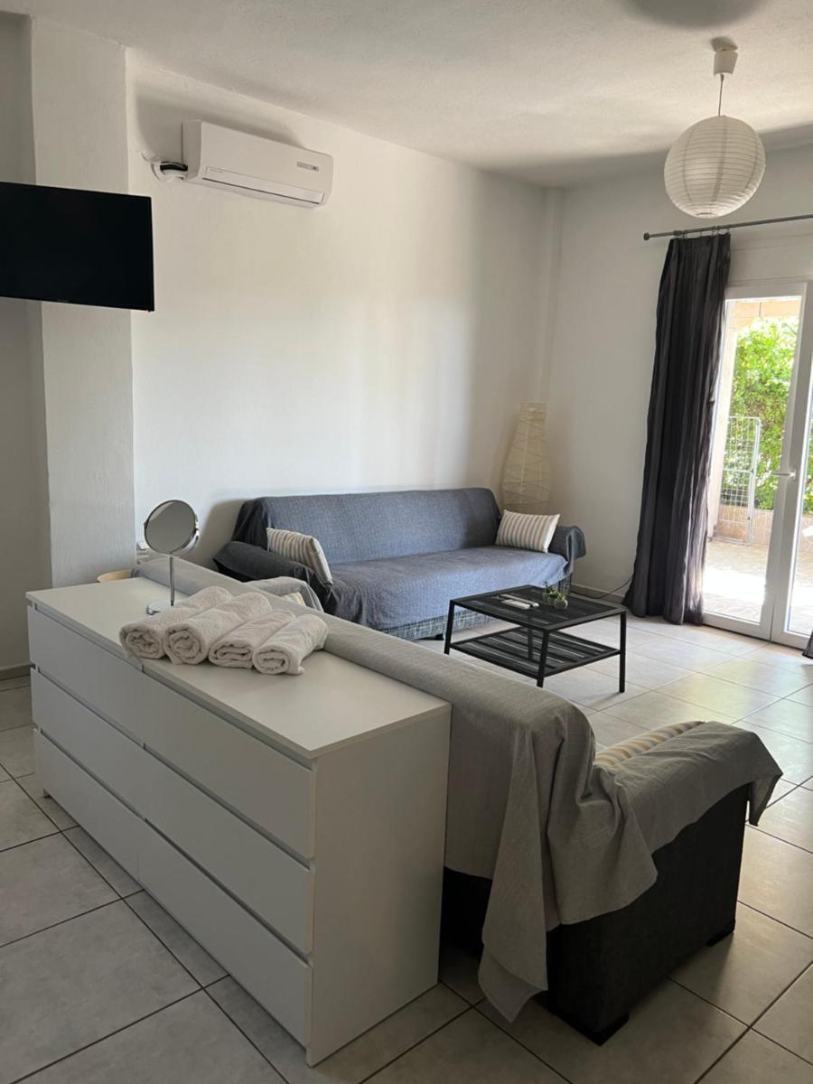 Alexandros Apartments - Housity