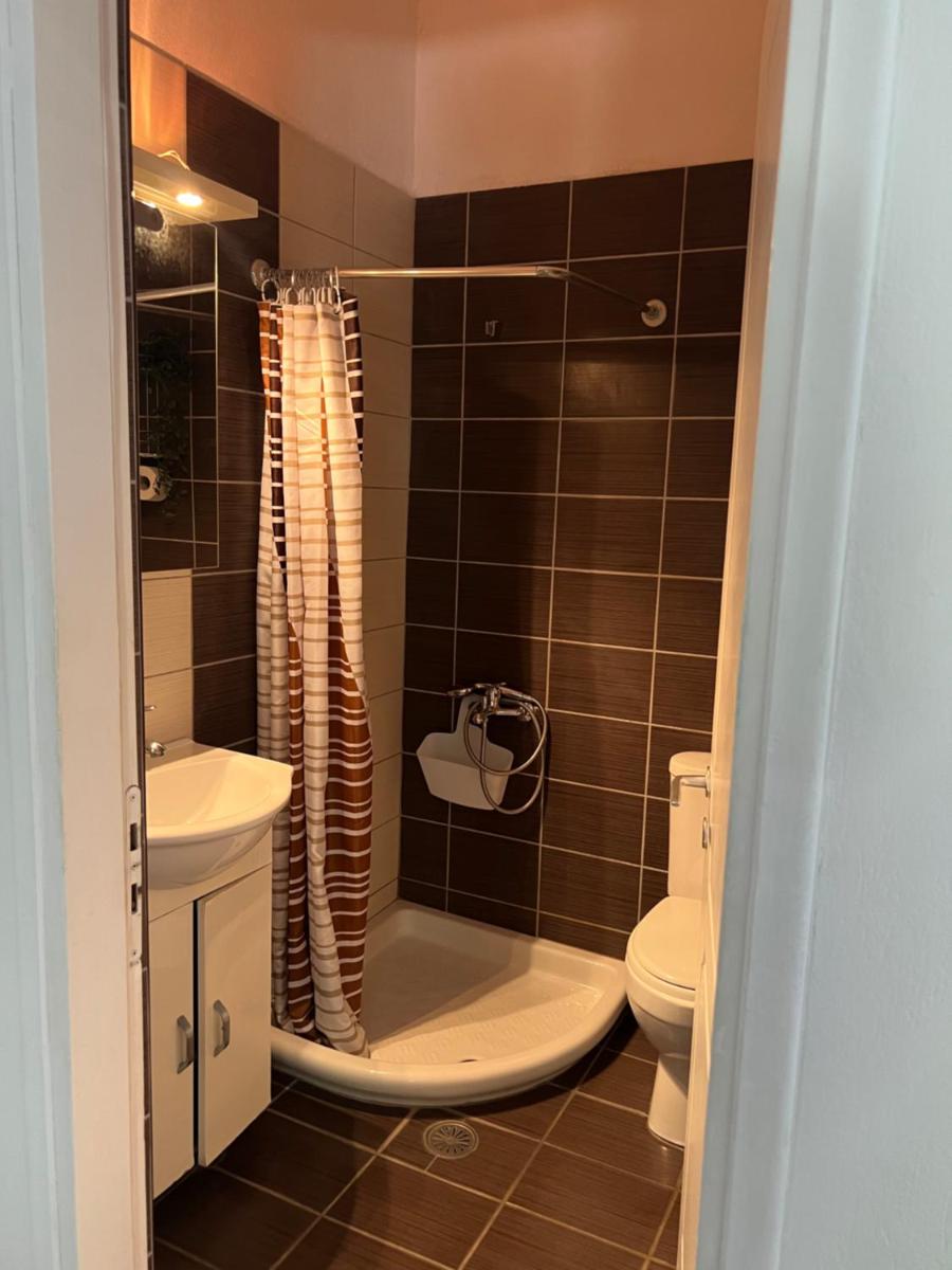 Alexandros Apartments - Housity