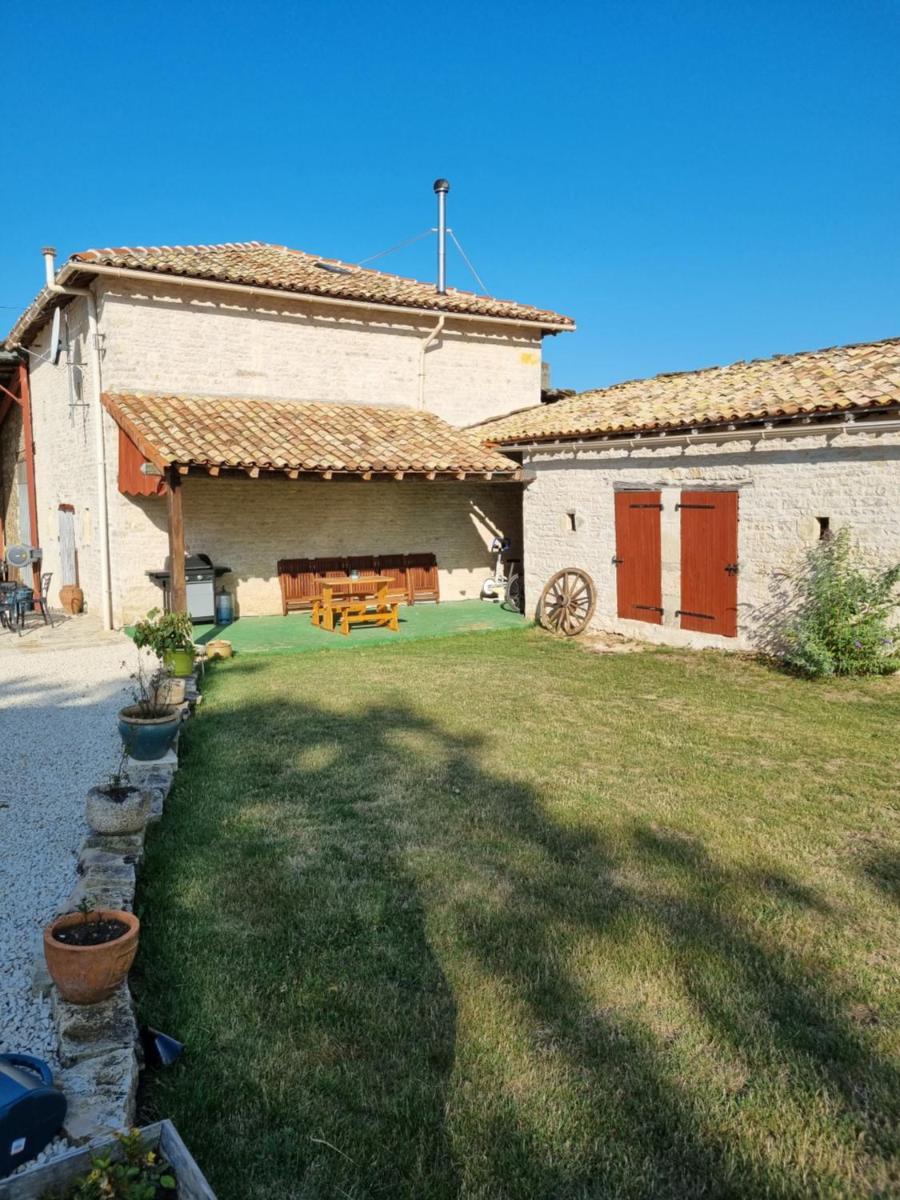 Le verger des noyer Relaxing getaway with private pool - Housity