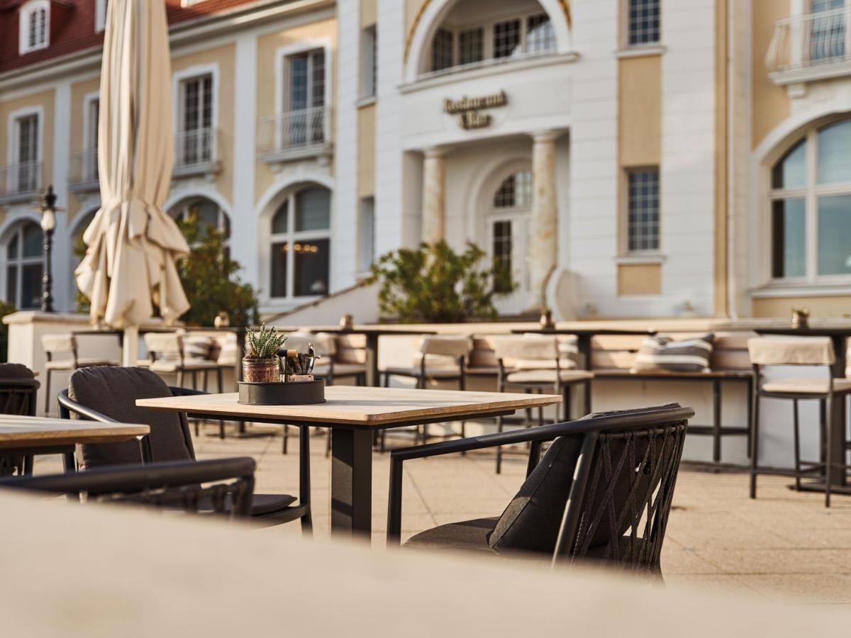 Ein Restaurant oder anderes Speiselokal in der Unterkunft A-ROSA Kurhaus Binz
