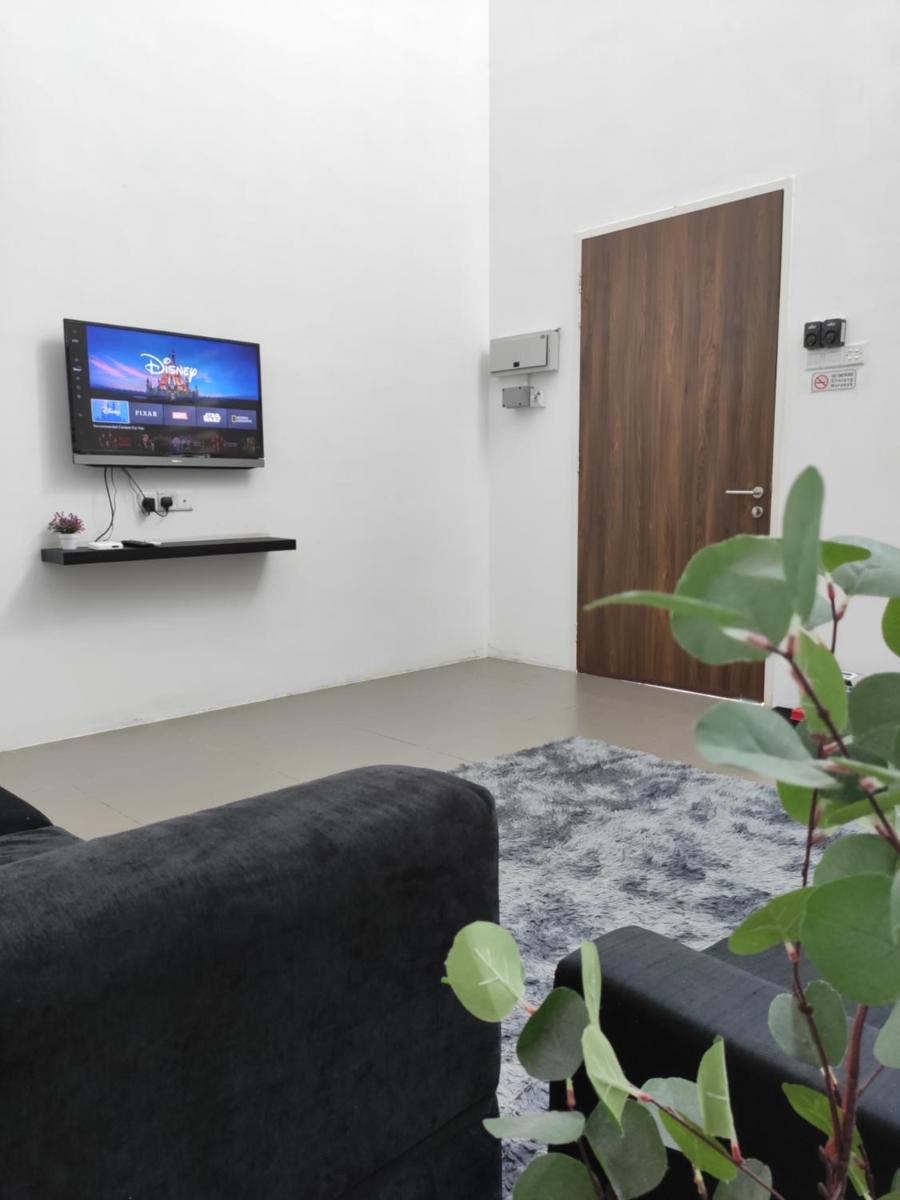 Free Disney Hotstar Private Pool Lotus Homestay Alor Setar for MUSLlM - Housity
