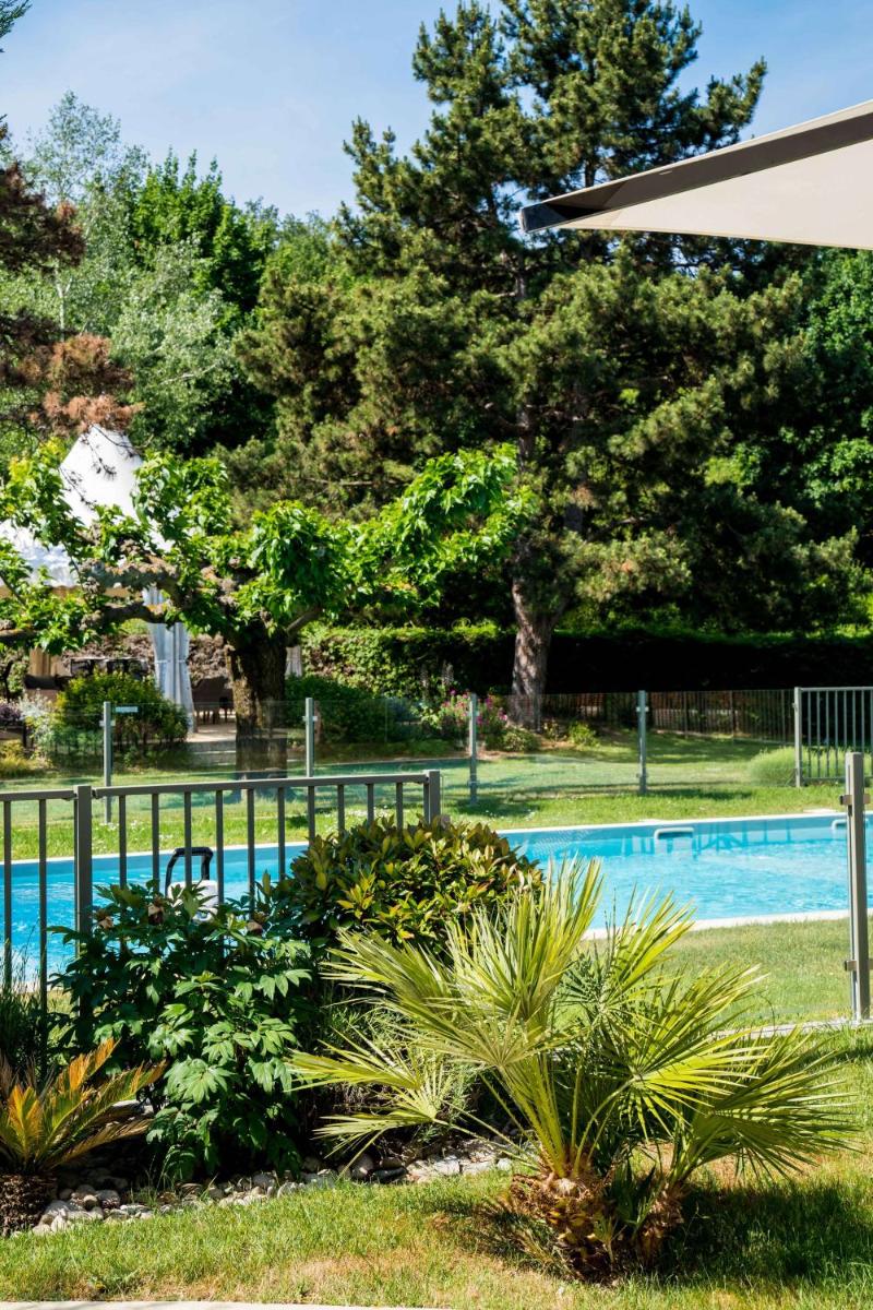 Best Western Plus Clos Syrah - Housity