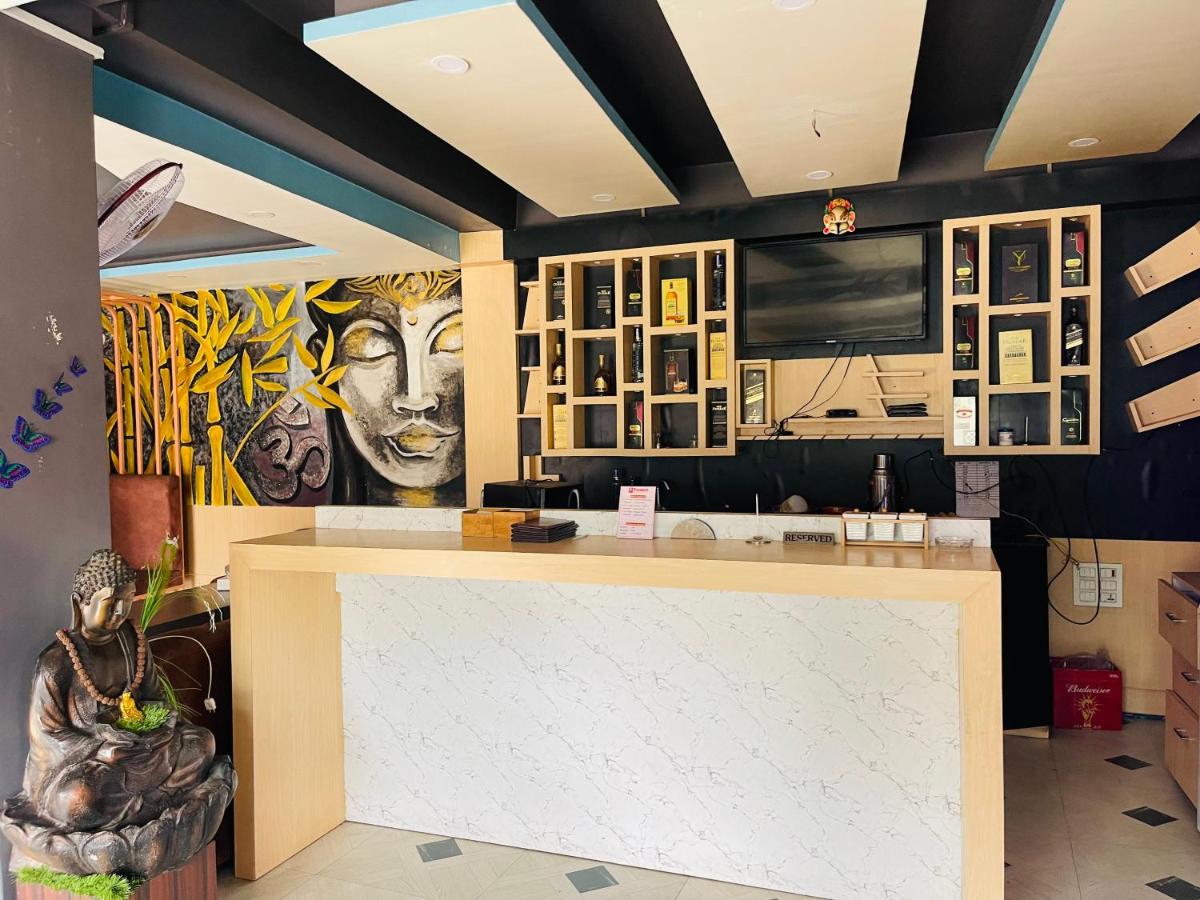 Hotel Premier Inn - Housity
