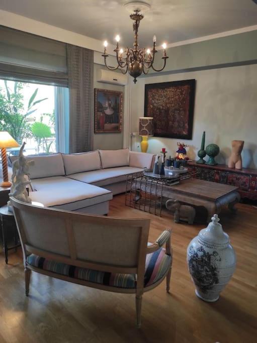 Seaside Artistic Apartment in Glyfada - Housity