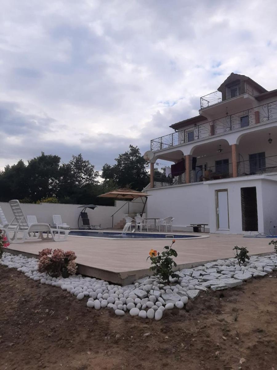 Villa Guesthouse Luna - Housity