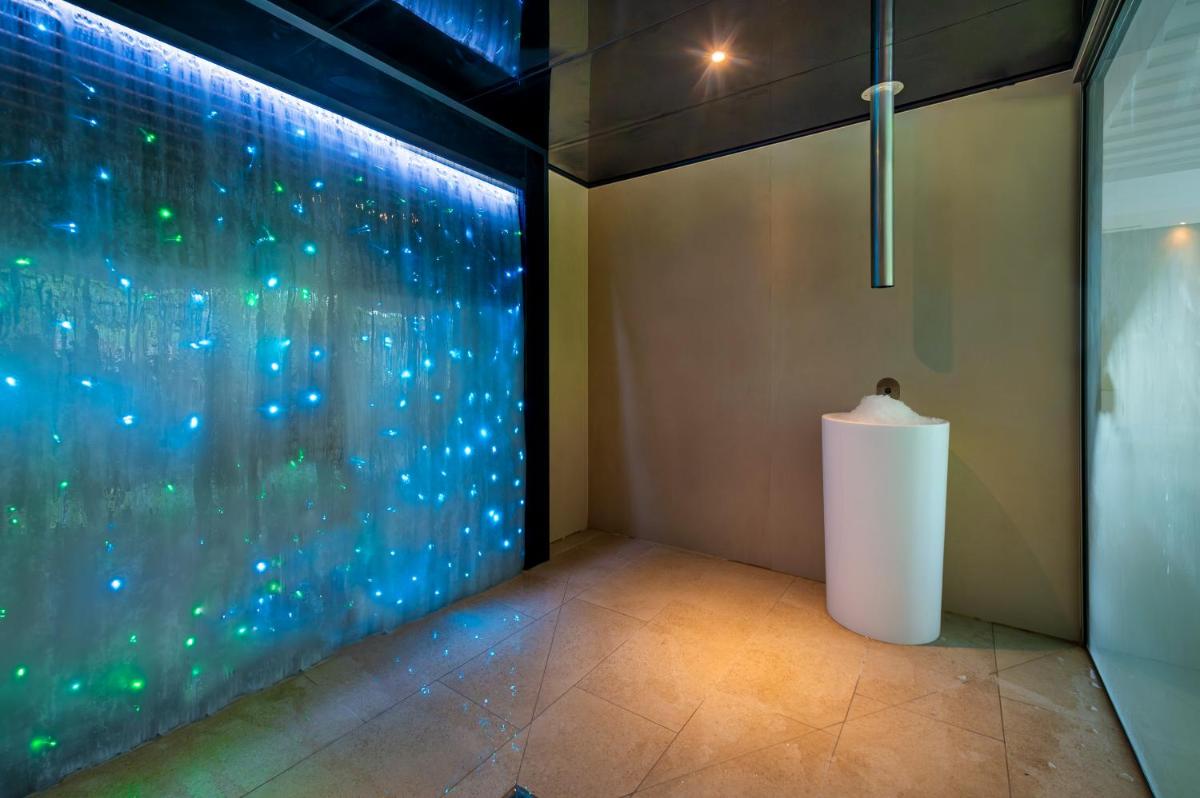 Un baño de Aparthotel Costa Encantada