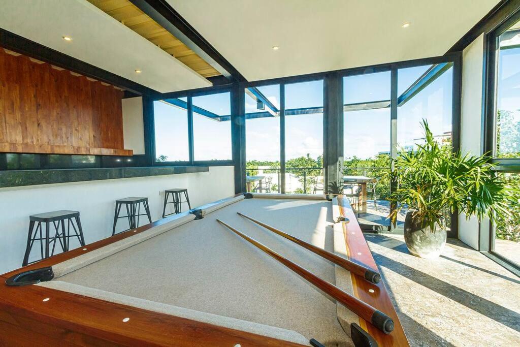 Magnificent House with Pool & Jungle View - Housity