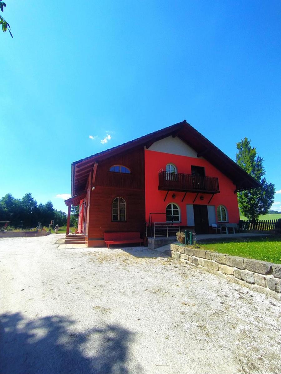 Haškovna - tradice zájezdního hostince u Prachovských skal - Housity