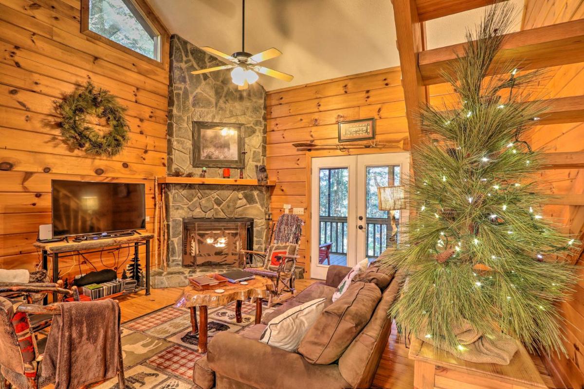 Luxe Fightingtown Creek Cabin 2 King Suites and Spa - Housity