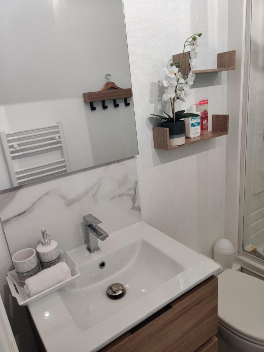 L'Aventurine - Housity