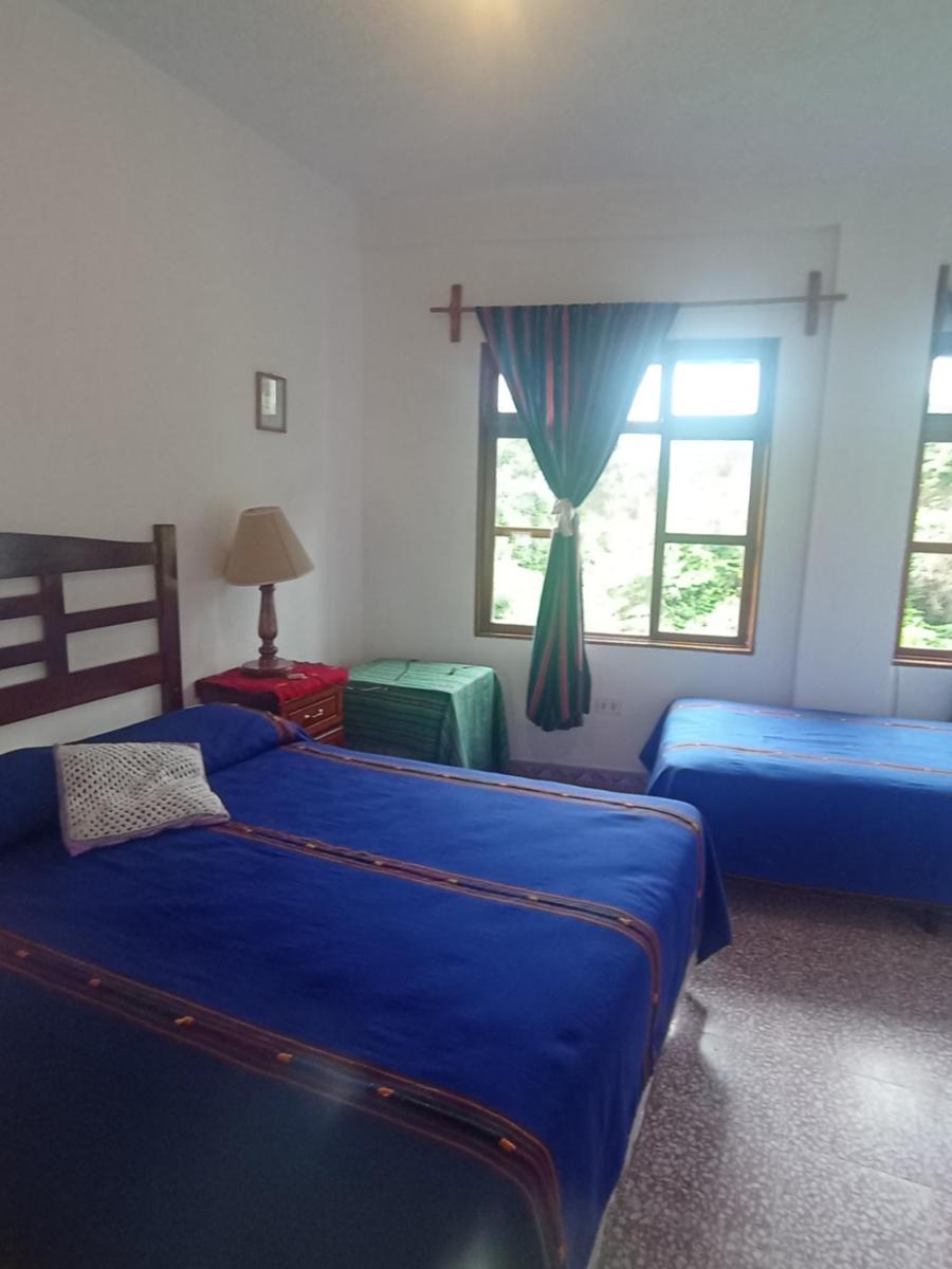 Hostal Mario's Rooms - Hizvo