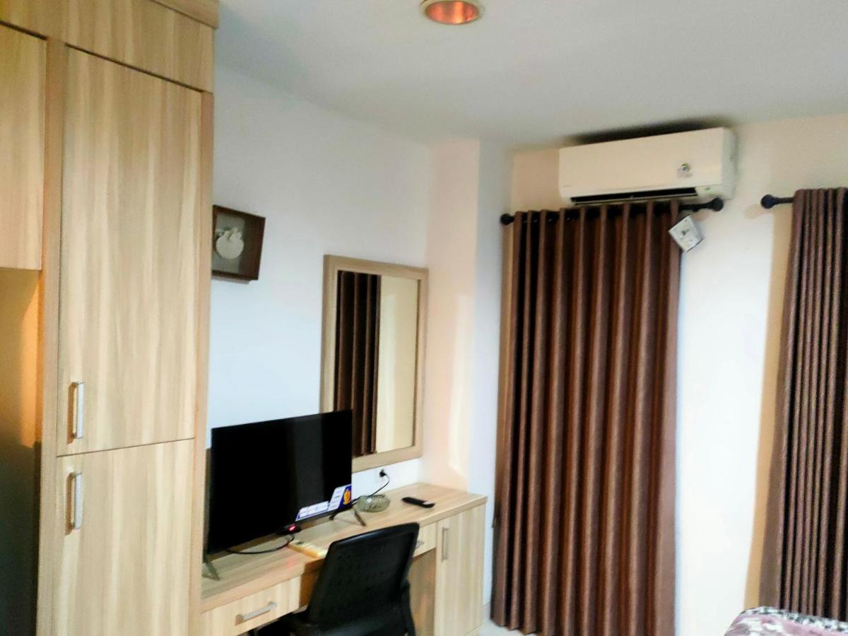 SENTUL TOWER APARTEMEN Mumer Room - Housity