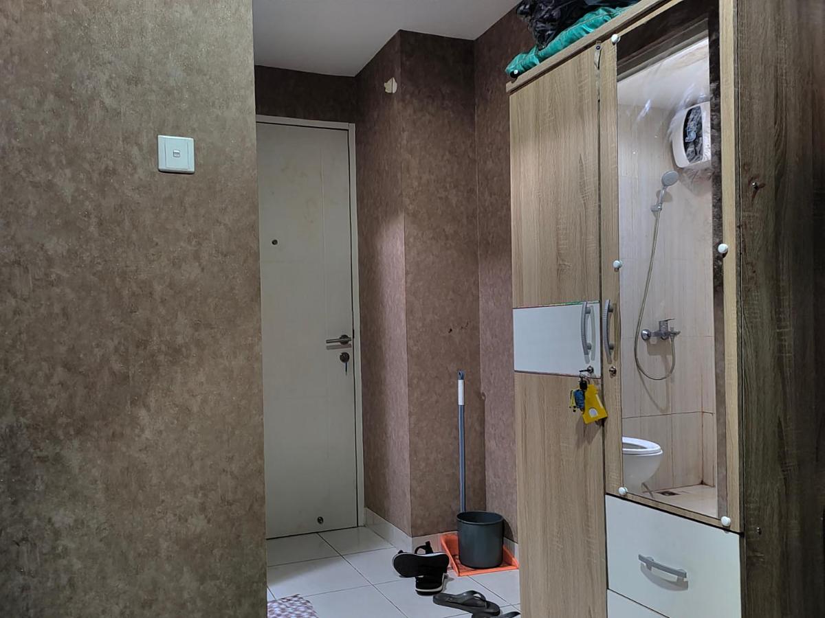 SENTUL TOWER APARTEMEN Mumer Room - Housity