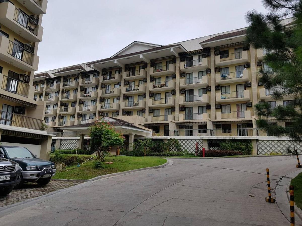 Heart of the City Studio with Balcony - Housity