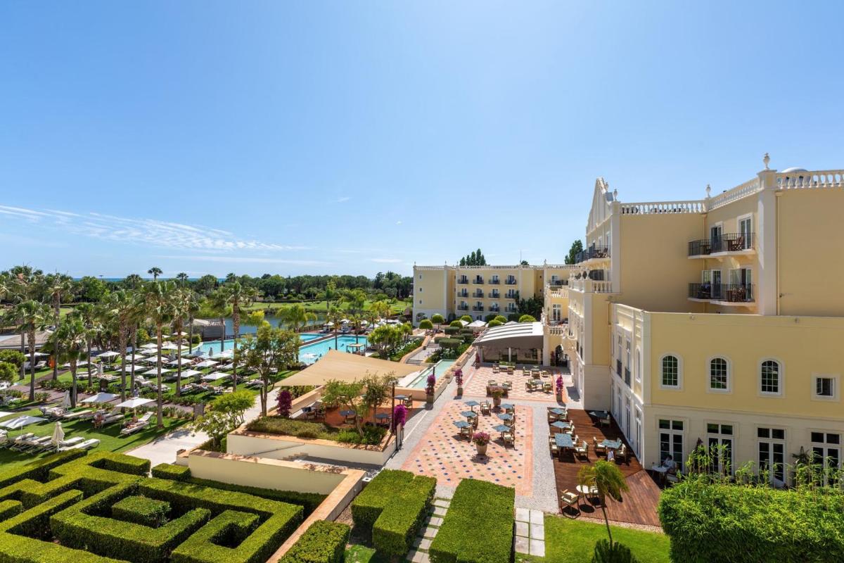 A piscina em ou perto de Domes Lake Algarve, Autograph Collection