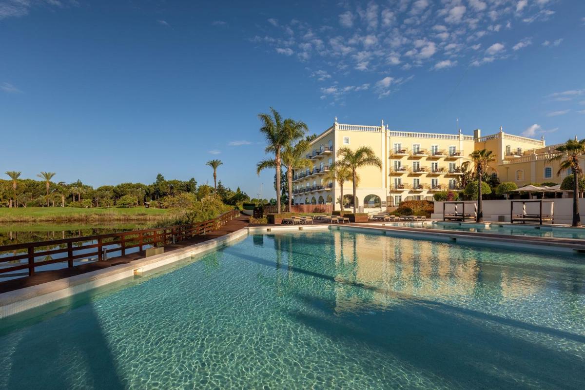 A piscina em ou perto de Domes Lake Algarve, Autograph Collection