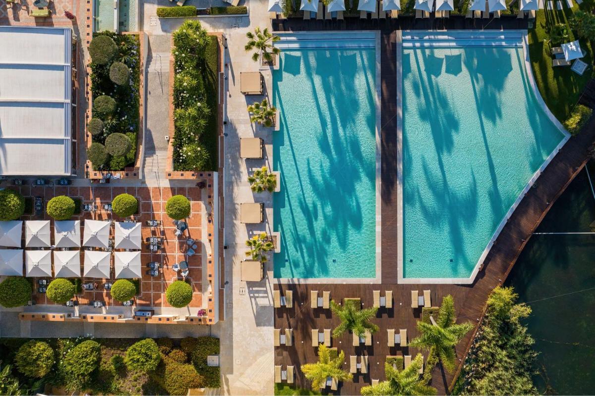 A piscina em ou perto de Domes Lake Algarve, Autograph Collection