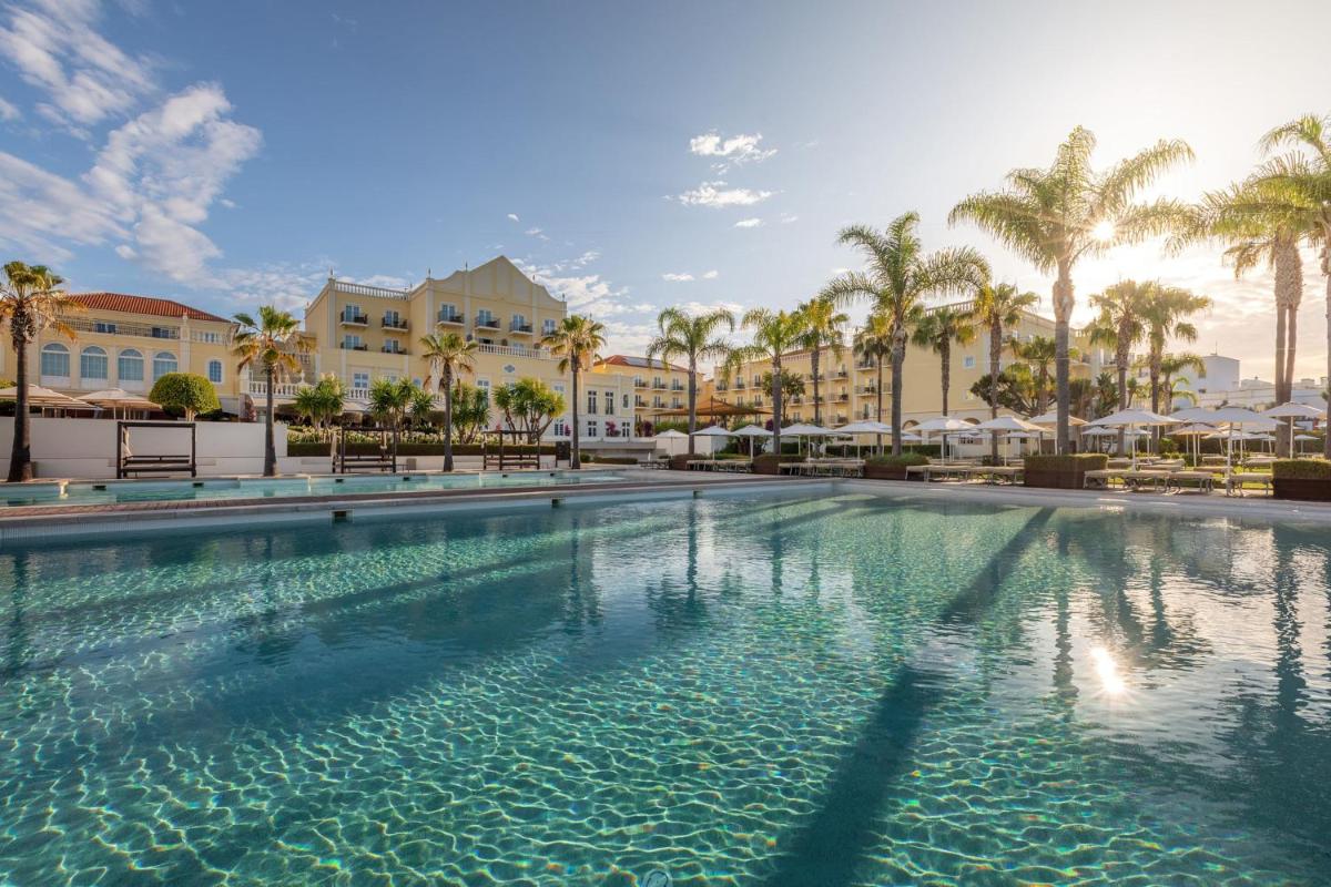 A piscina em ou perto de Domes Lake Algarve, Autograph Collection