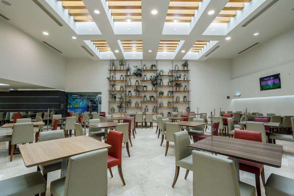 Real Inn Tijuana by Camino Real Hoteles - Housity