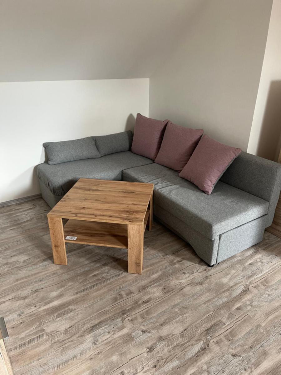 Nový a krásný apartmán v blízkosti Košťálova - Housity