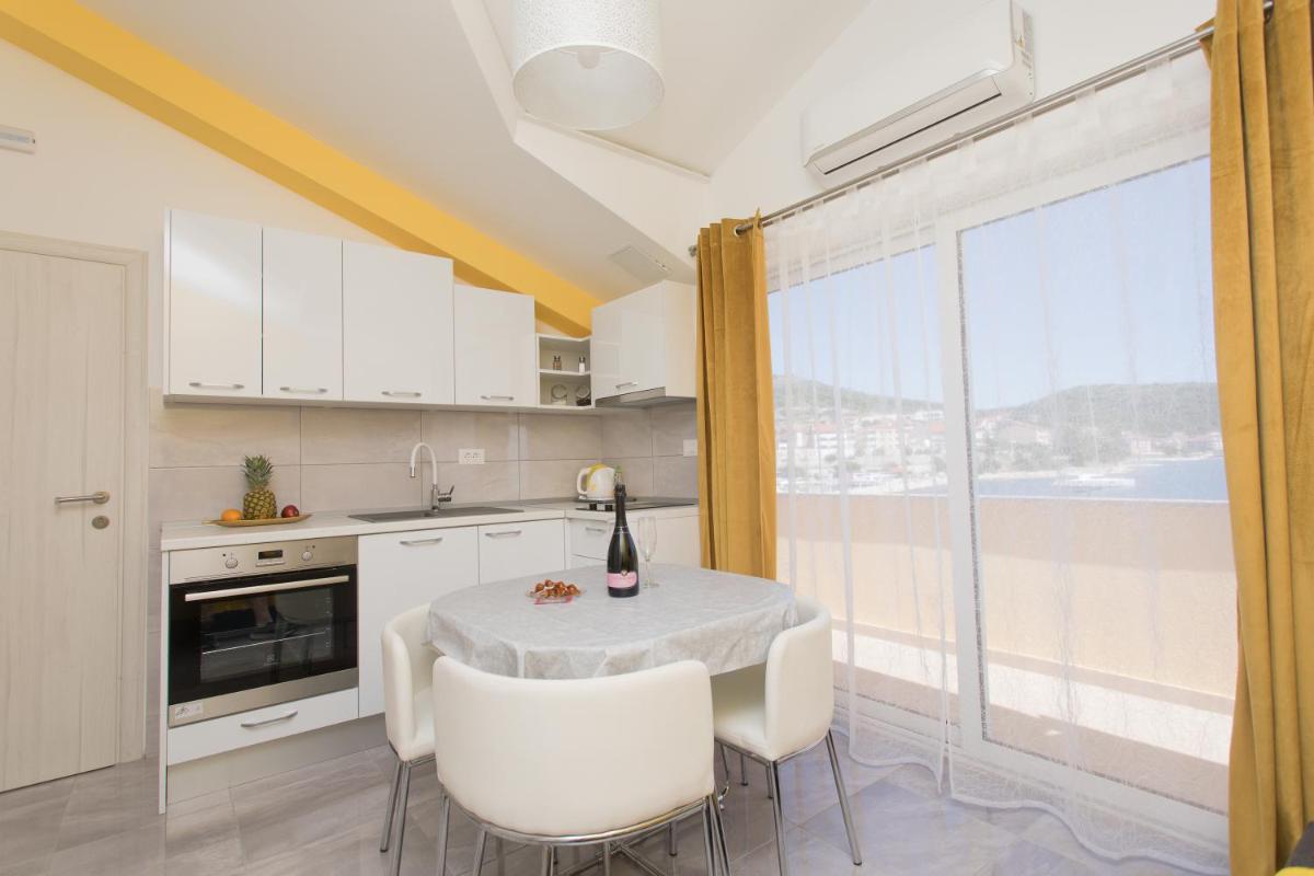 Beach Apartments Mediteran - Housity