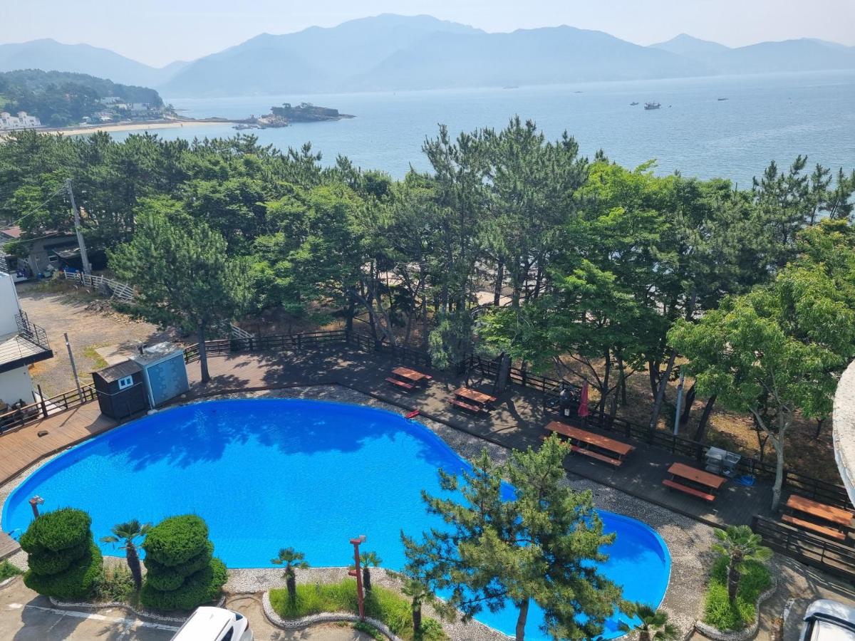 Namhae Beach Hotel - Housity