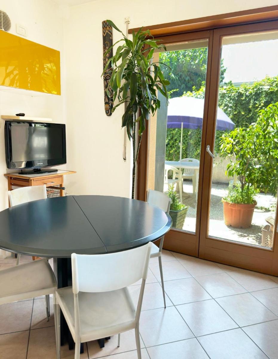 Apartment with a beautiful garden - Housity