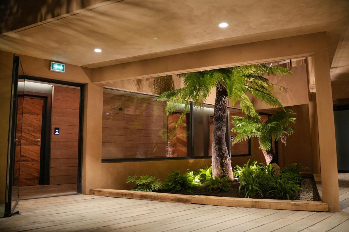 Jardin de l'établissement Les Regalia Hôtel & Spa