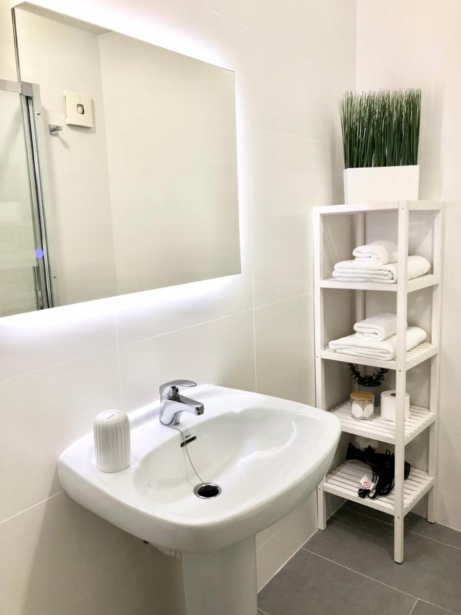 Apartamento con vistas al mar en Primera Línea. - Housity