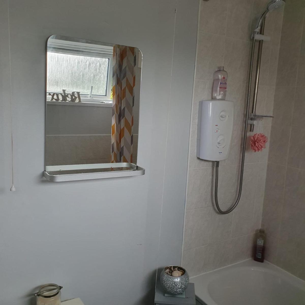Elegant Malmesbury Hideaway - Housity