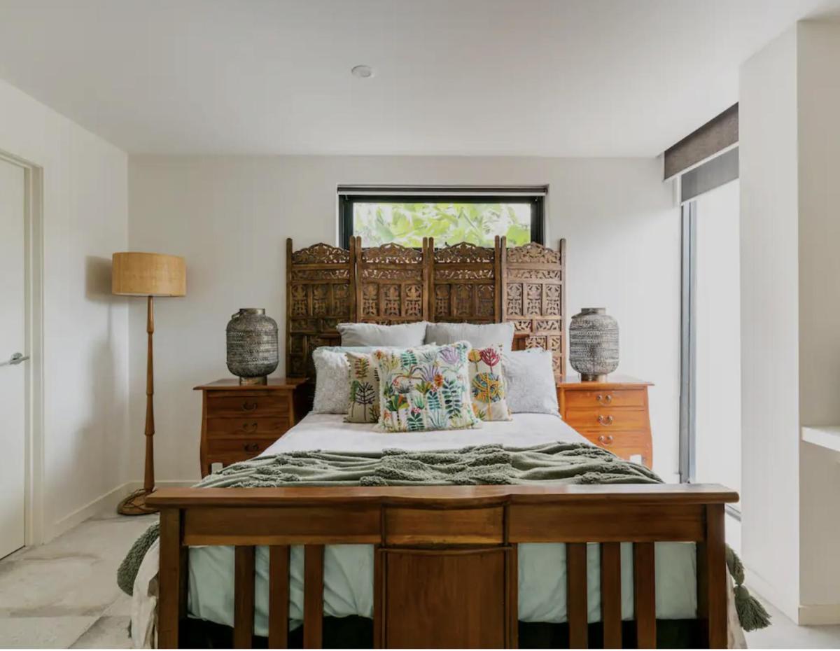 Bayside Boutique Retreat- Black Rock, Melbourne. - Housity