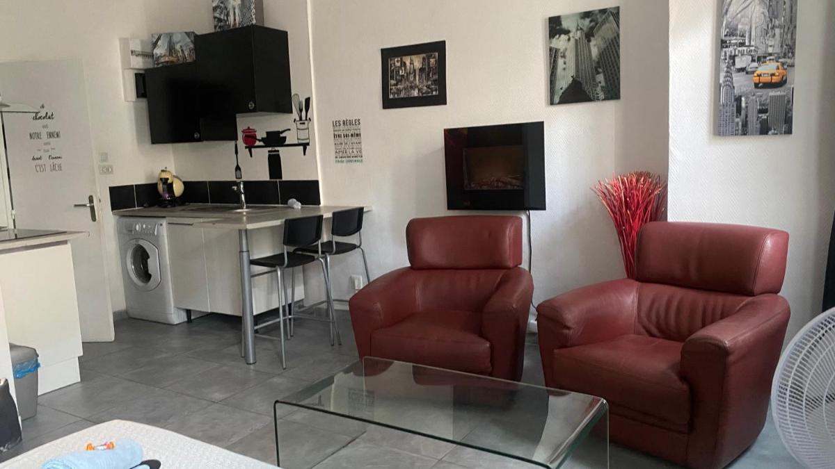Le Suffren, studio classé ventilé ,wifi, à 100 m de la plage - Hizvo