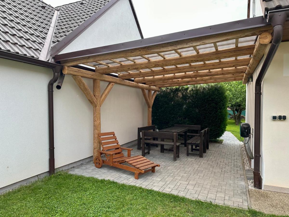 U nás na chalupě - Housity