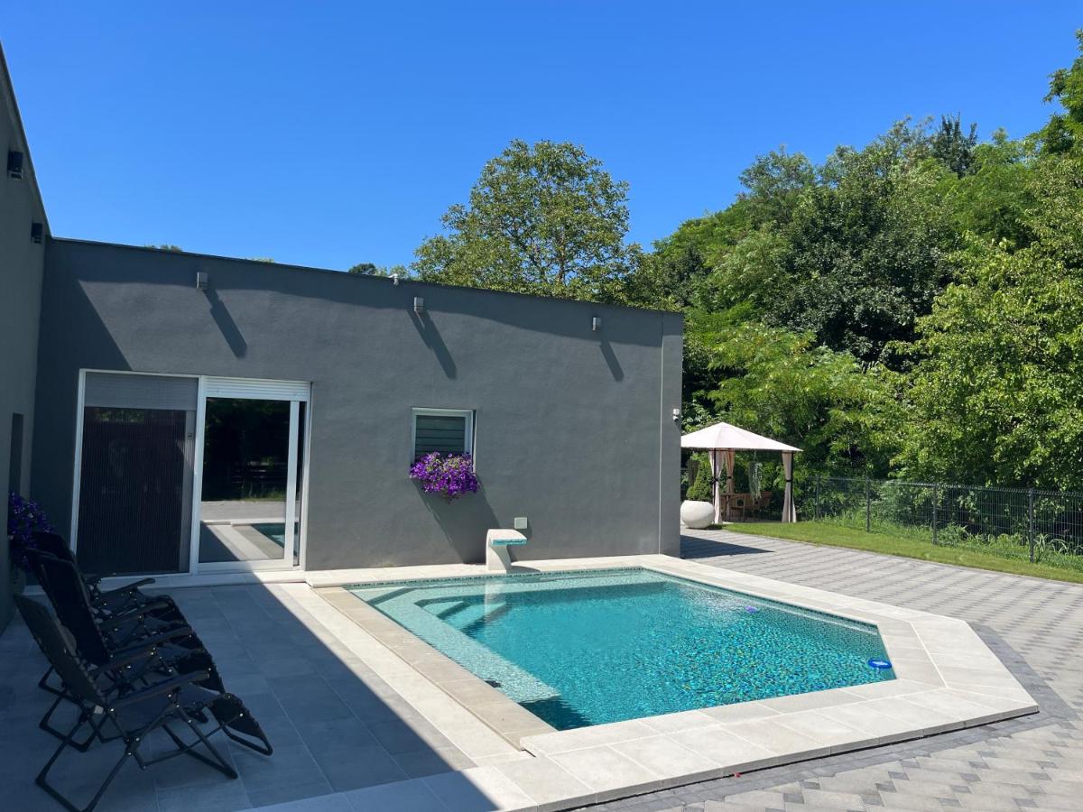 LV Spa & Apartment - Housity