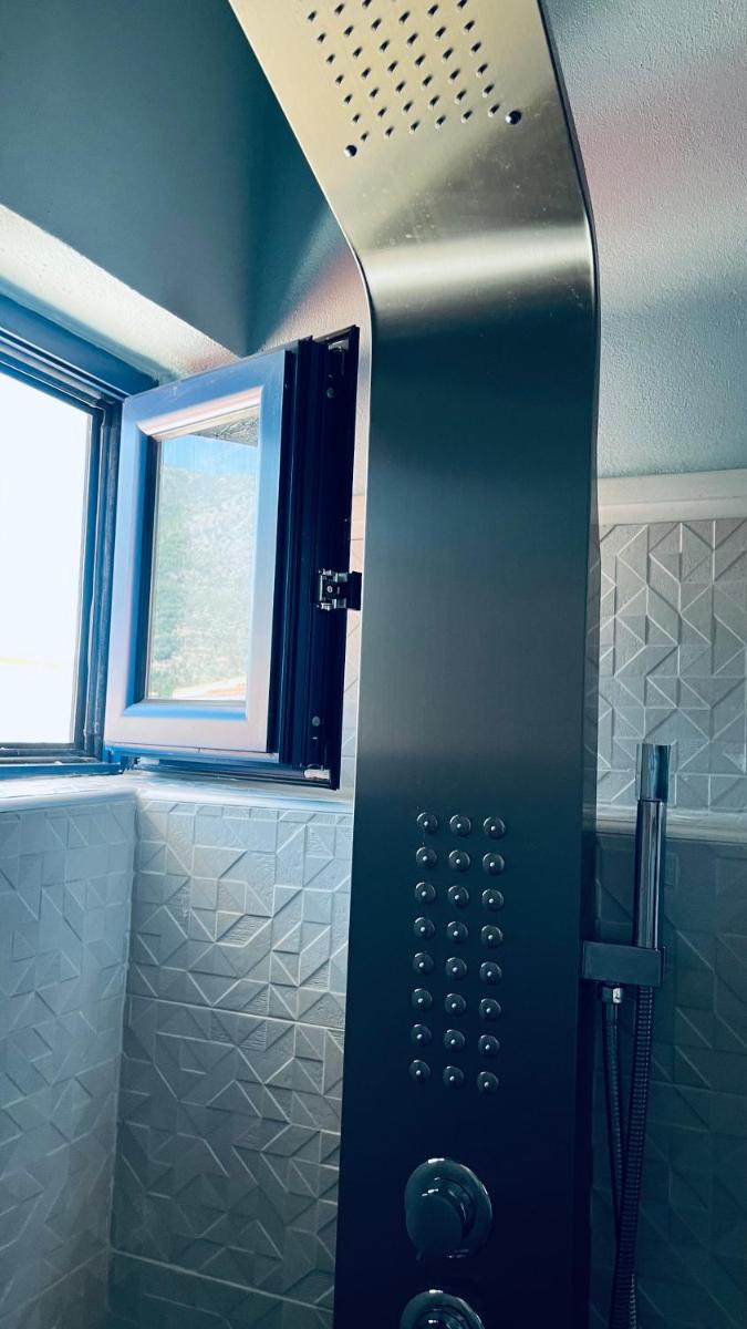 Theros Room - Housity