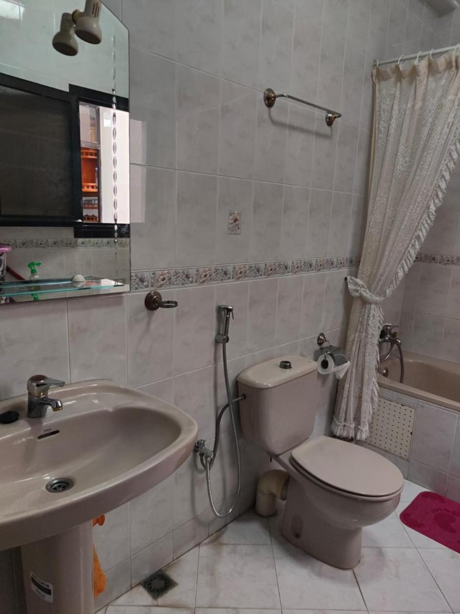 APPARTEMENT PROCHE BUS CTM 90M2 PROPRETE ET HYGIENE IRREPROCHABLE très bien équipé UNE CHAMBRE et 2 SALONS avec couchage seddari - Hizvo