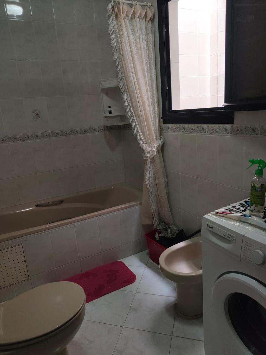 APPARTEMENT PROCHE BUS CTM 90M2 PROPRETE ET HYGIENE IRREPROCHABLE très bien équipé UNE CHAMBRE et 2 SALONS avec couchage seddari - Housity