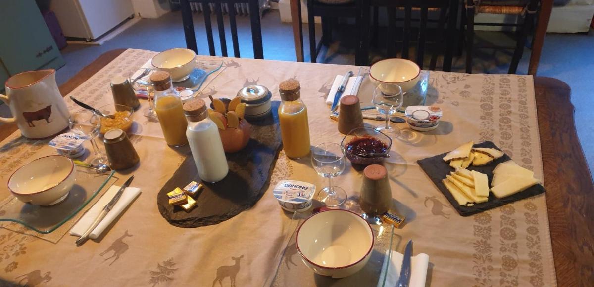 L'Eau Berge - Relais Motards - GTMC & Tour des Vaches B&B - Housity